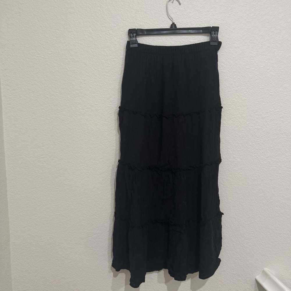 Hollister Black Tiered Midi Skirt size XS